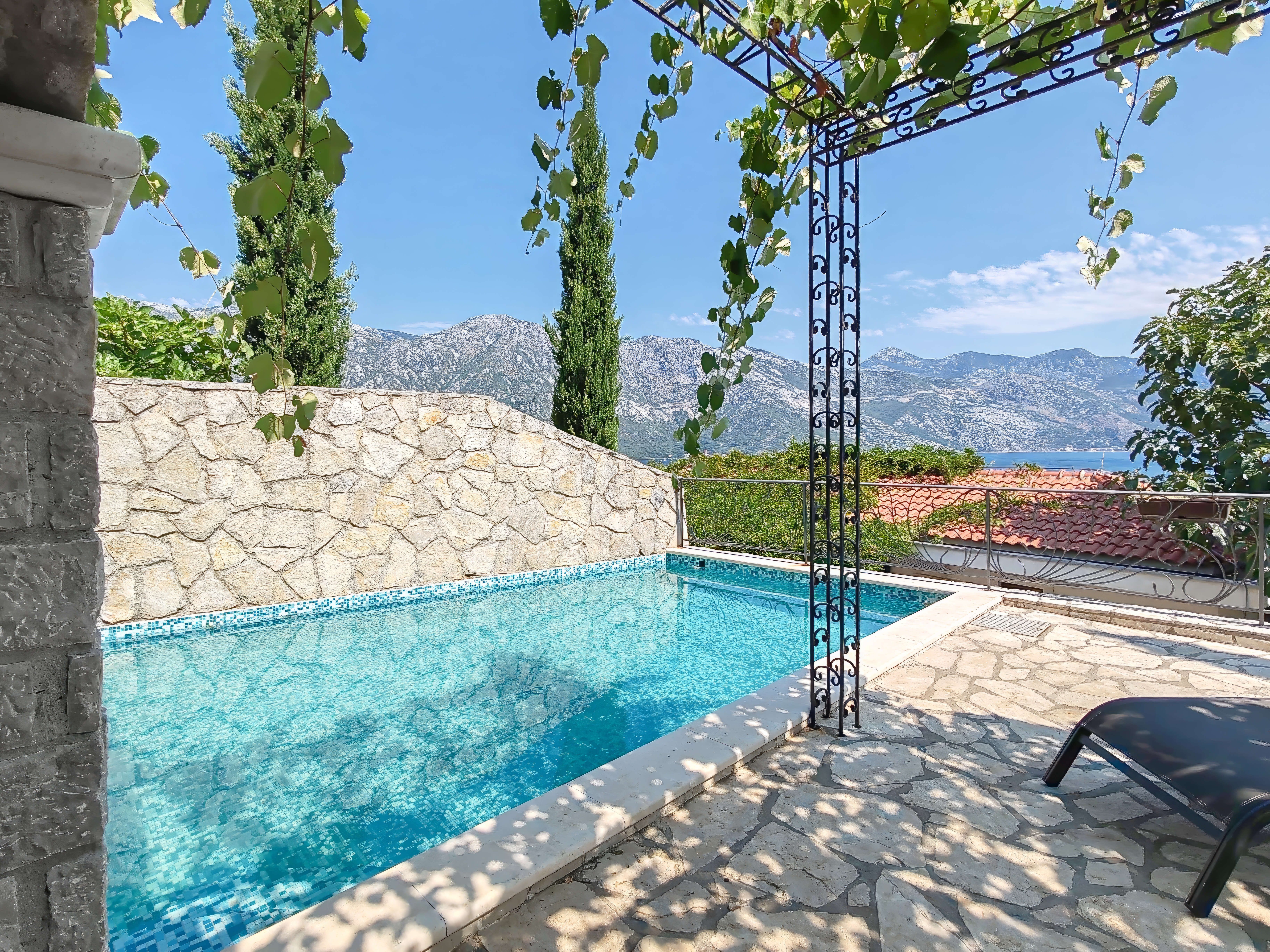 Image of Apartment - 3 Bedrooms - 2 Bathrooms for Sale in Kotor-Kostanica-Montenegro, Image 2